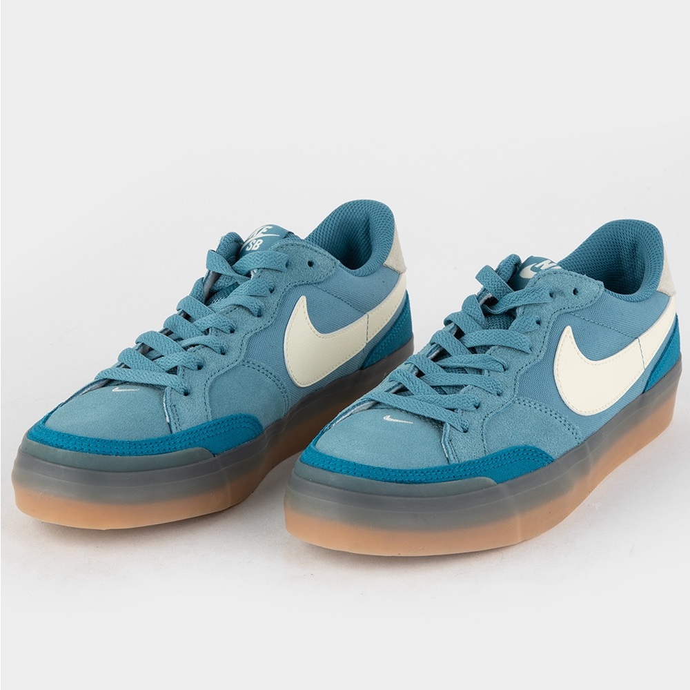 Nike SB Zoom Pogo Plus Aqua / Gum Women’s 6 / Men’s 4.5